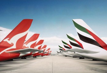 Qantas and Emirates A380s parked badly,Emiroo