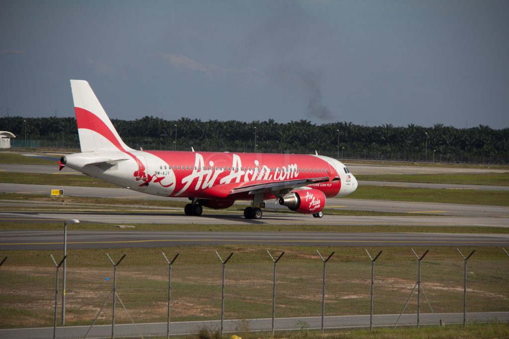 Airasia Celebrates 10 Years Of Shenzhen Flights Economy Traveller