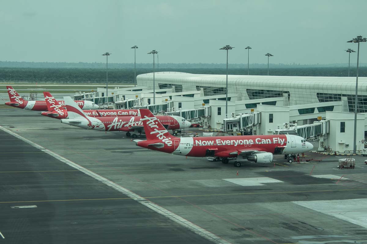 AirAsia domestic flights back,AirAsia A320 aircraft, AirAsia 'up to half off' sale, pawsperous deals,earthquake