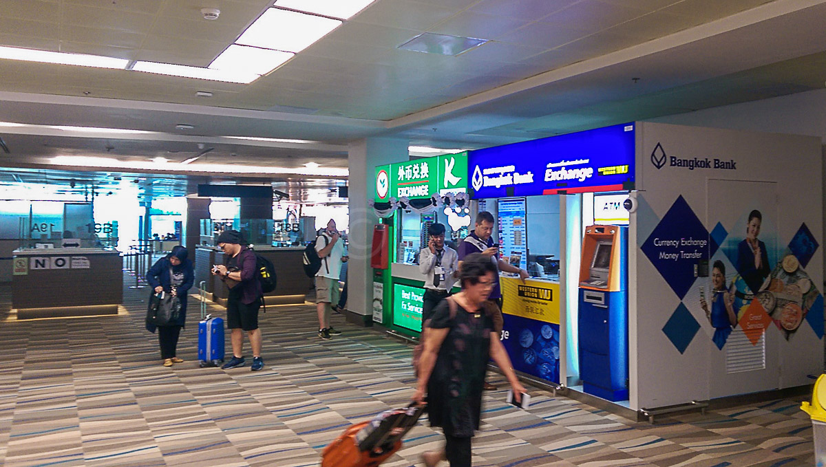 Phuket Airport,fully vaxxed