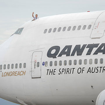 Record breaking Qantas Jumbo put to pasture in Shellharbour