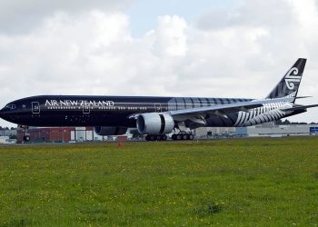 Air New Zealand,Air New Zealand Christmas Message, The Stunning Air New Zealand All Blacks 777 (Credit: Air New Zealand/Geoff Osborne)