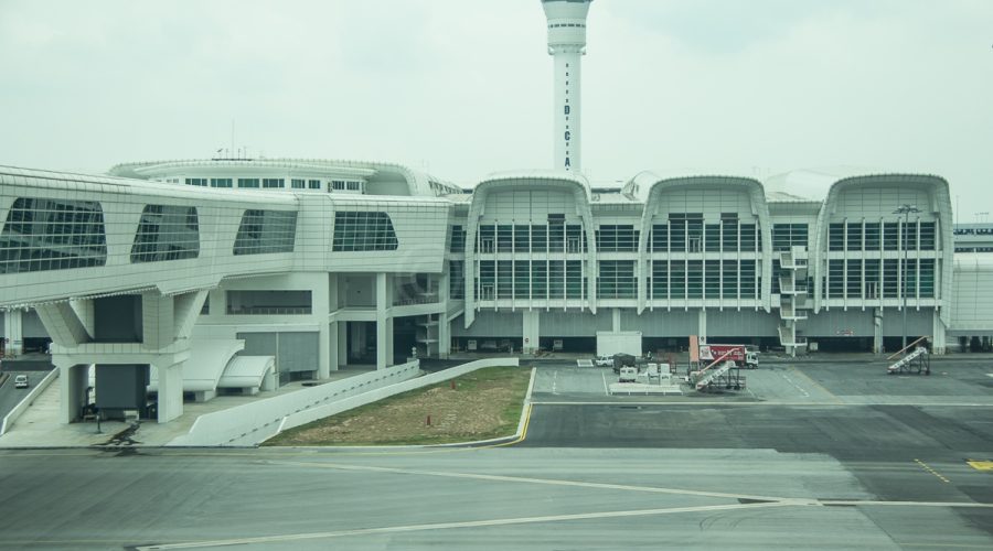 Hidden Airfare Charges,AirAsia Premium Red Lounge,Malaysian Airport Tax,Customer Happiness