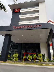 Tune Hotel klia2