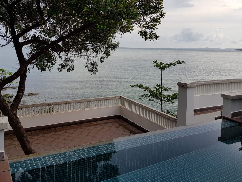 Sihanoukville Accommodation - Dara Independence Hotel - pool villa