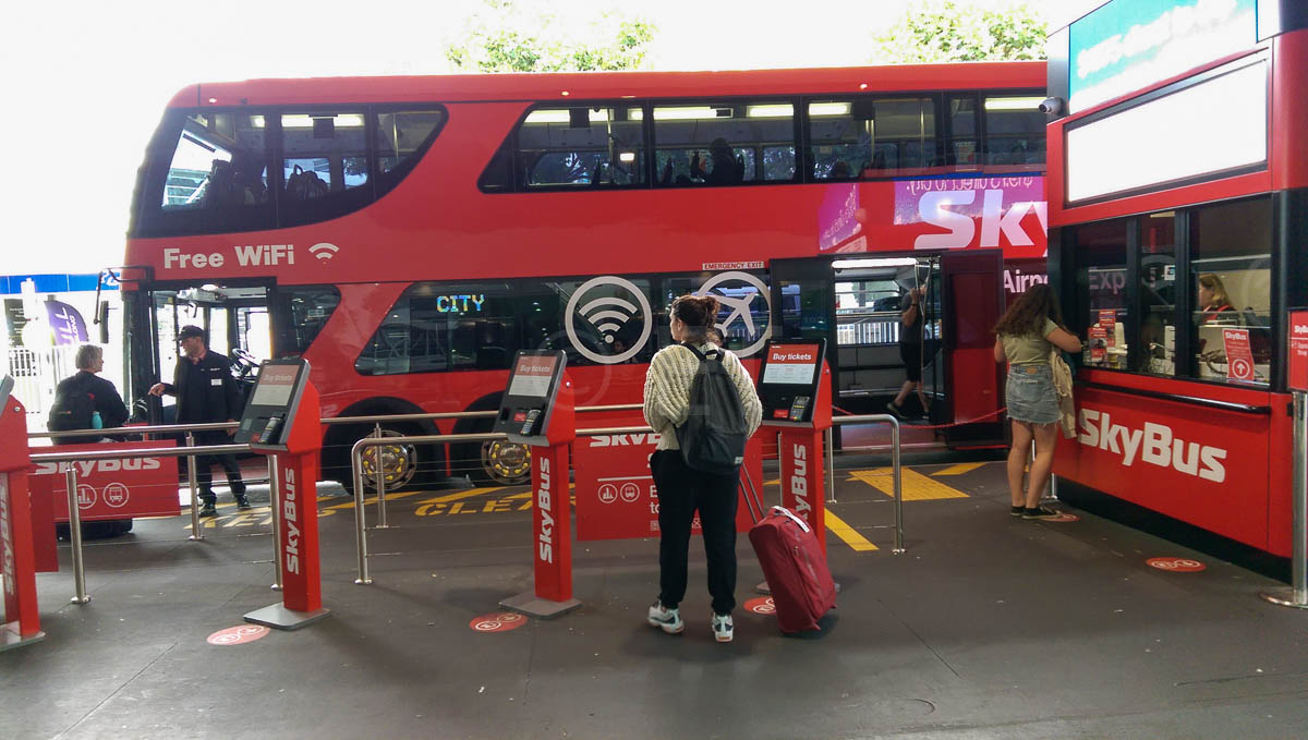 Melbourne Skybus is the most efficient means of public transport between Tullamarine Airport and the city 