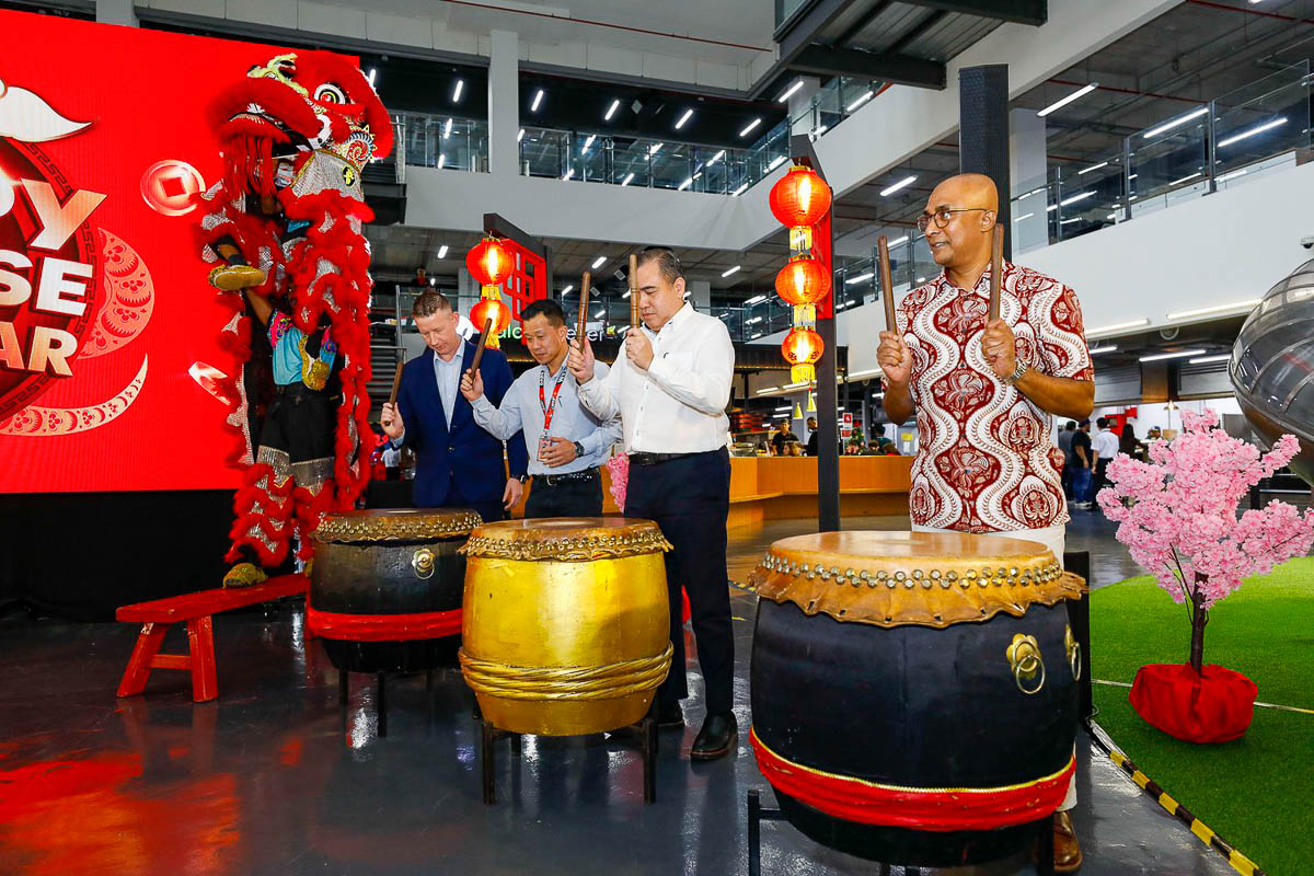 AirAsia reunites Malaysians with fixed Lunar New Year fares